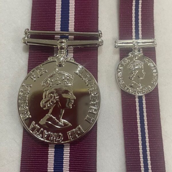 New Zealand Police Service Medal QEII (Early Version)