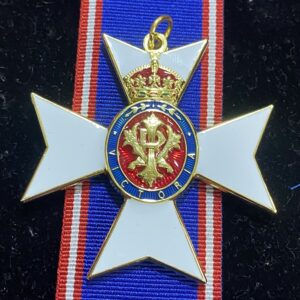 Royal Victorian Order Commander / Lieutenant