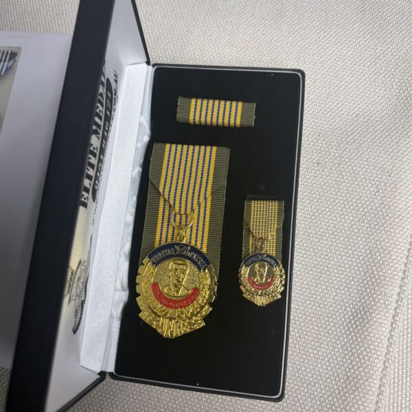 1 Boxed Set - Philippines Allied Assistance Medal
